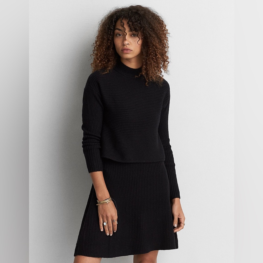 American Eagle Outfitters Tiered
Soft Sweater Knit Dress Mock Neck
Black Size L